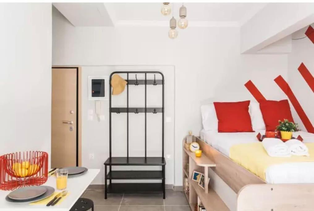 Colorful Apartment In Athén Kültér fotó